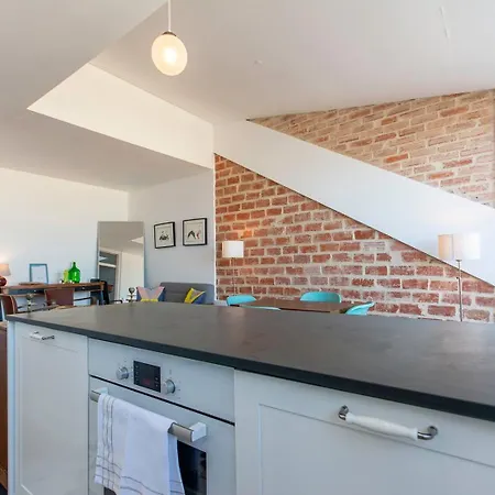 公寓 Amidst The Rooftops Of