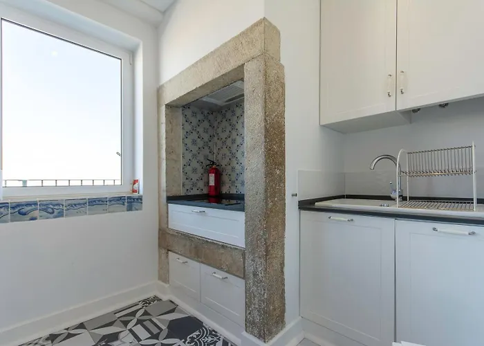 公寓 Amidst The Rooftops Of *