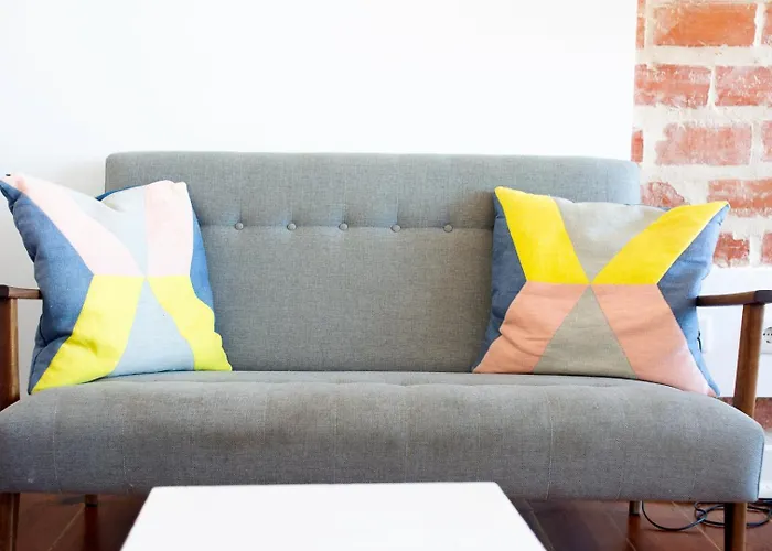 Amidst The Rooftops Of 公寓 *