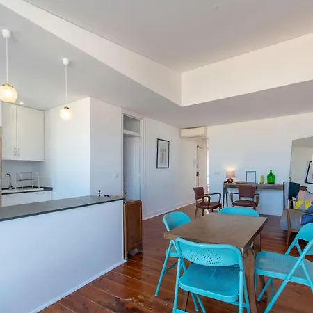 Amidst The Rooftops Of Апартаменты Лиссабон