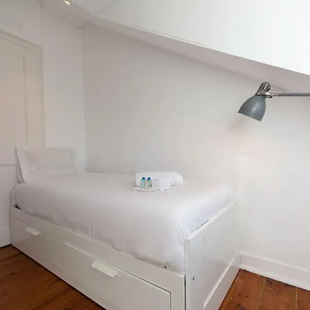 Appartement Amidst The Rooftops Of *