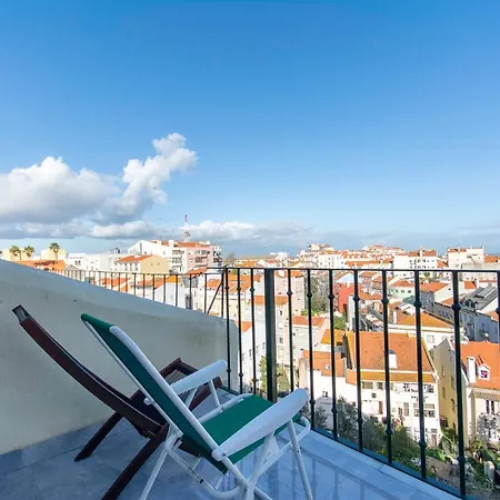 Amidst The Rooftops Of Лісабон