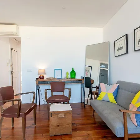 Lägenhet Amidst The Rooftops Of *